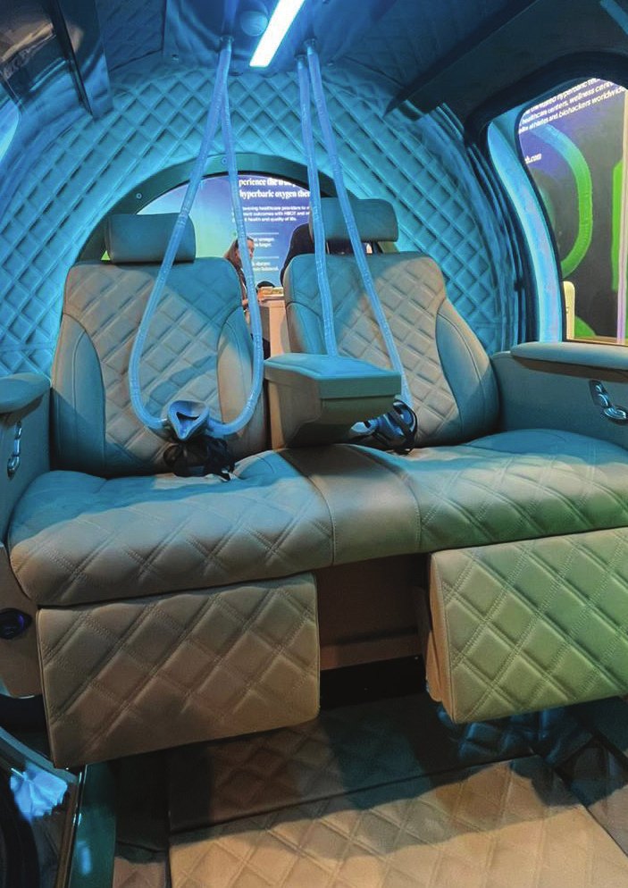 Interiör med två ergonomiska stolar i Zeugma Panorama